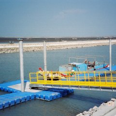 淺談浮動(dòng)碼頭簡易浮筒搭建優(yōu)勢(shì)多多